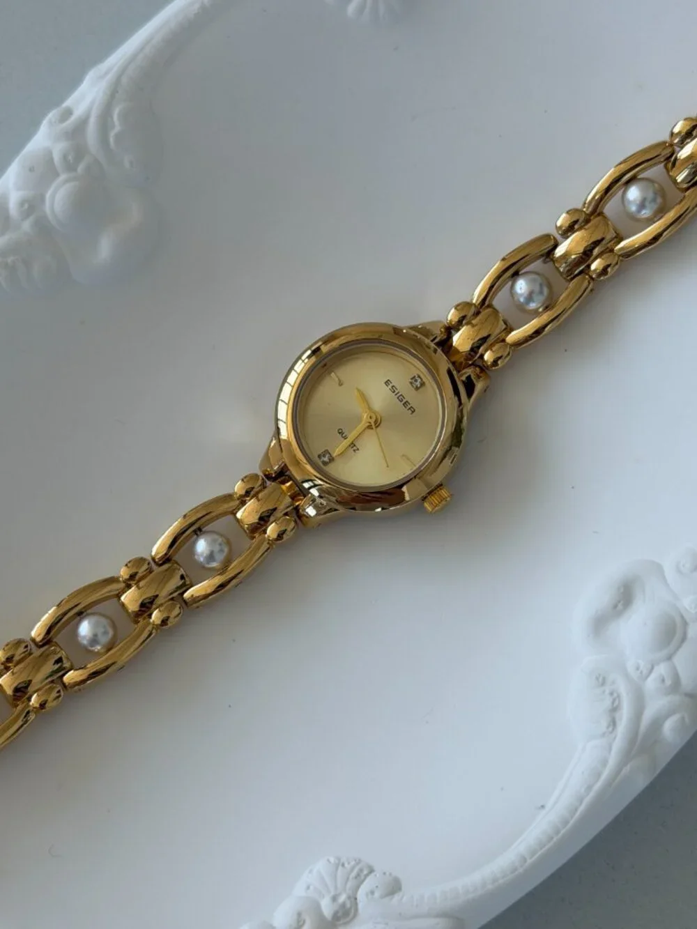 SKU0580 Retro Gold White Pearl Gemstones Women Watch Bracelet Stainless steel